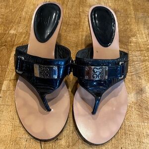 Authentic Coach Alberta Black Patent Leather Thong Kitten Heels with Tan Insole